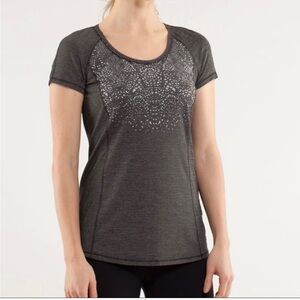 Lululemon Run Wild Short Sleeve Tech Top 4 Gray Ruffle Workout Athletic Gym